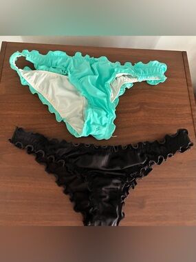 Victoria’s Secret Ruffled Bikini Bottoms - Mint & Black XS